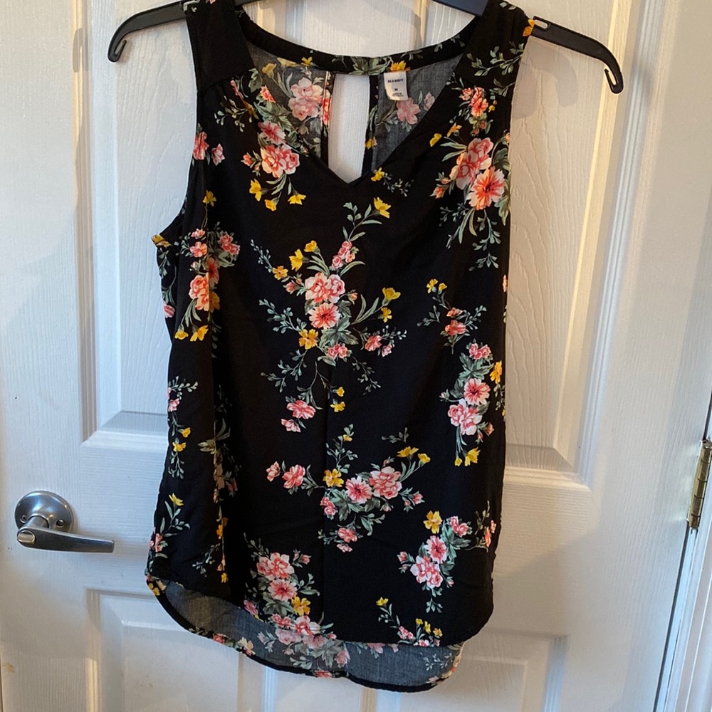 Old Navy Floral Sleeveless Blouse Medium